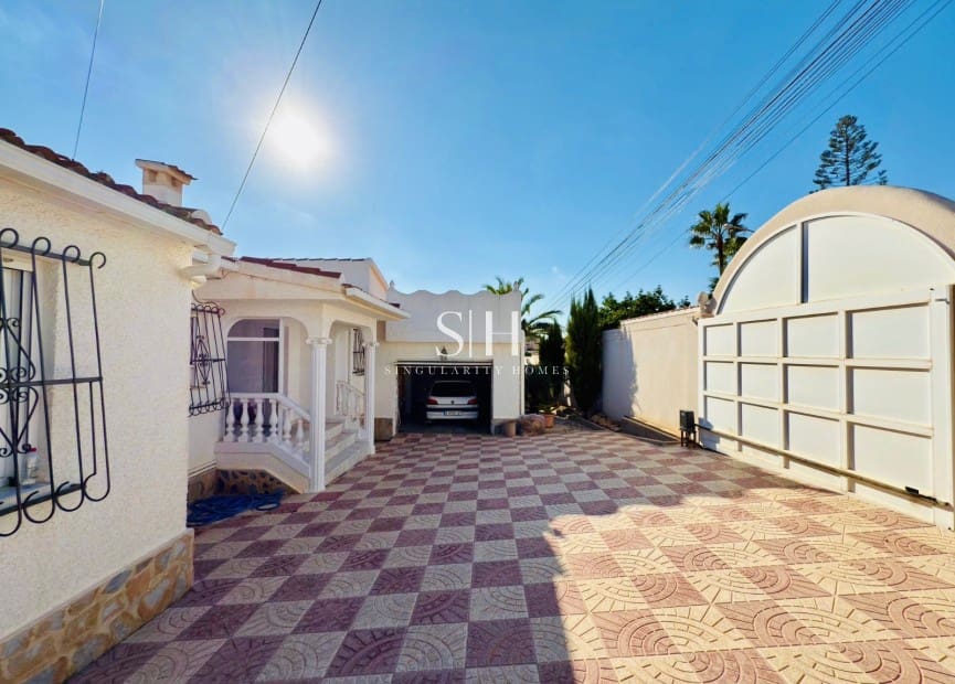 3 camera da letto Villa in vendita in Ciudad Quesada con piscina garage - 660.000 € (Rif: 9449593)