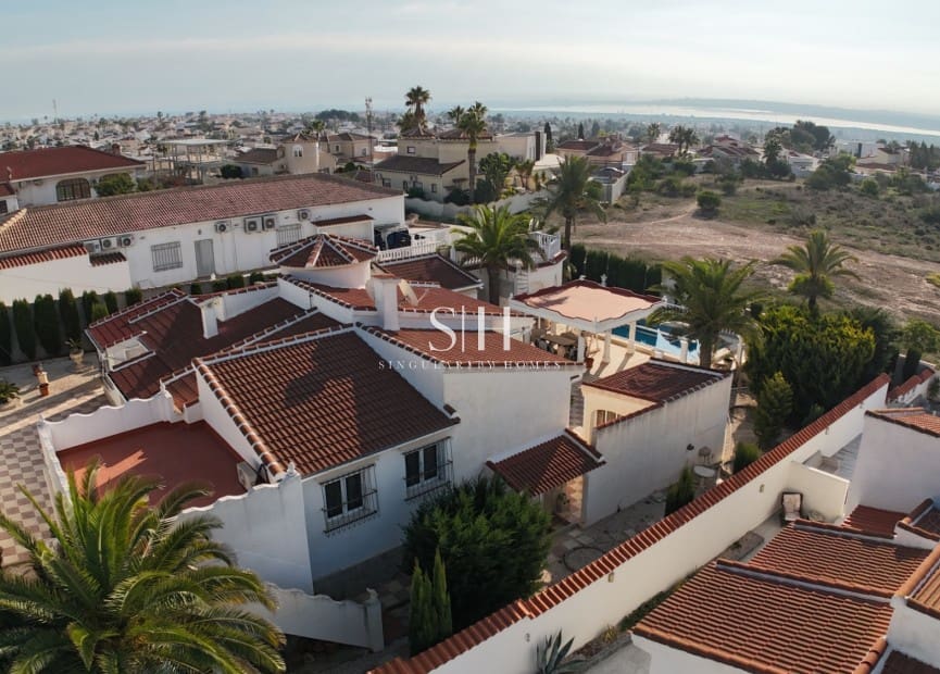 3 camera da letto Villa in vendita in Ciudad Quesada con piscina garage - 660.000 € (Rif: 9449593)