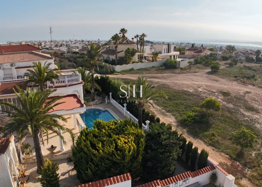 3 camera da letto Villa in vendita in Ciudad Quesada con piscina garage - 660.000 € (Rif: 9449593)