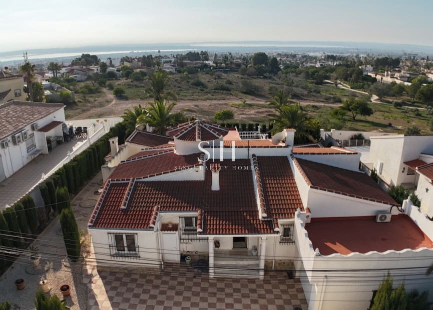 3 camera da letto Villa in vendita in Ciudad Quesada con piscina garage - 660.000 € (Rif: 9449593)