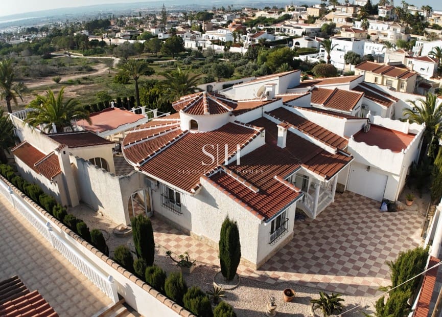 3 camera da letto Villa in vendita in Ciudad Quesada con piscina garage - 660.000 € (Rif: 9449593)