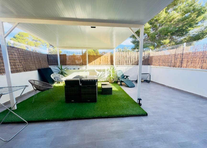 3 bedroom Townhouse for sale in El Raso with pool - € 214,900 (Ref: 9452477)