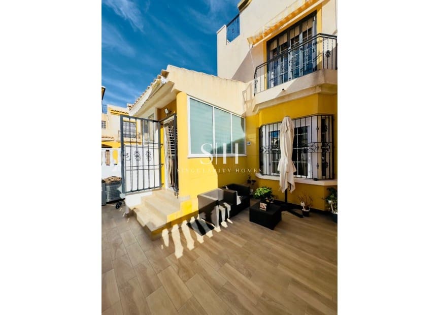 3 bedroom Townhouse for sale in El Raso with pool - € 214,900 (Ref: 9452477)