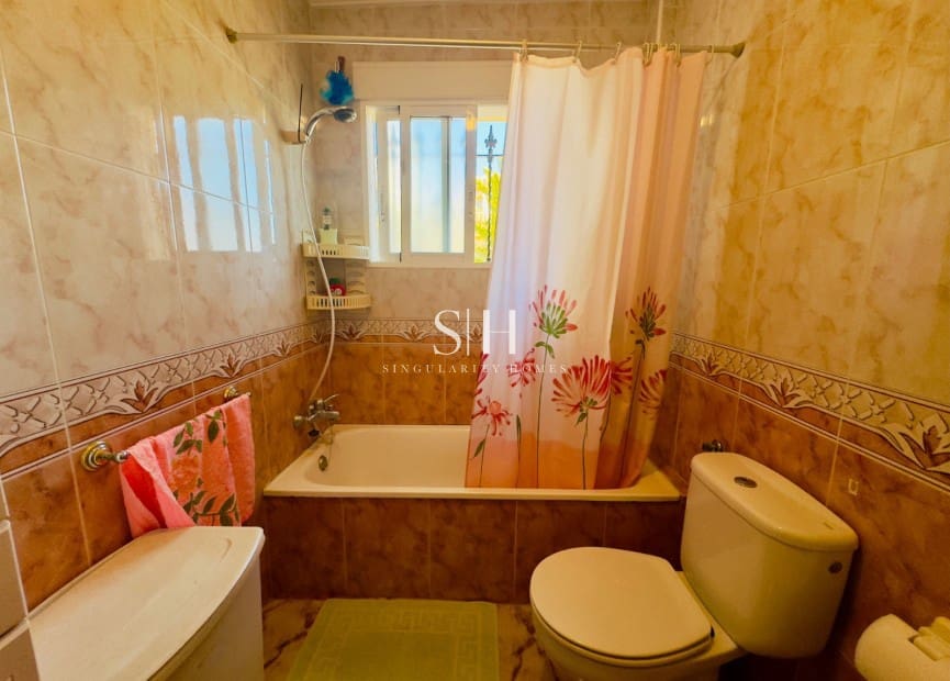 Casa de 2 habitaciones en La Regia en venta con piscina - 219.000 € (Ref: 9459648)