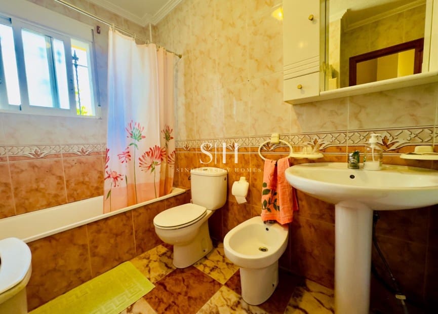 Casa de 2 habitaciones en La Regia en venta con piscina - 219.000 € (Ref: 9459648)