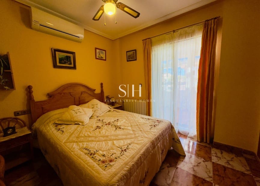 Casa de 2 habitaciones en La Regia en venta con piscina - 219.000 € (Ref: 9459648)