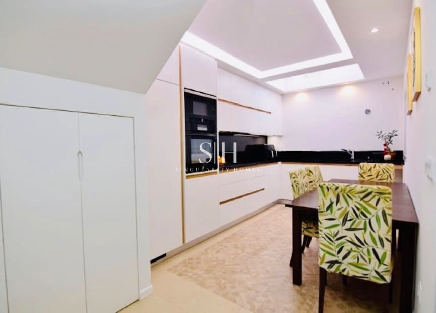 3 soverom Hus til salgs i La Florida med svømmebasseng - € 249 000 (Ref: 9460783)