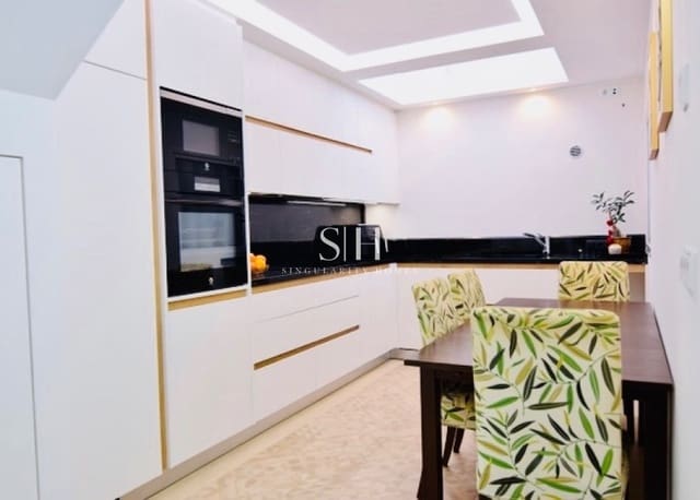 3 soverom Hus til salgs i La Florida, Orihuela med svømmebasseng - € 249 000 (Ref: 9460783)