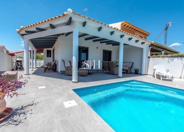 3 bedroom Villa for sale in Punta Prima, Orihuela with pool - € 695,000 (Ref: 9480679)