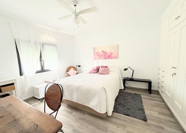 3 bedroom Villa for sale in Punta Prima, Orihuela with pool - € 695,000 (Ref: 9480679)