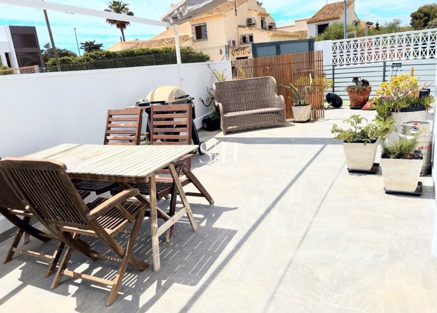 3 bedroom Villa for sale in Orihuela Costa with pool - € 695,000 (Ref: 9480679)