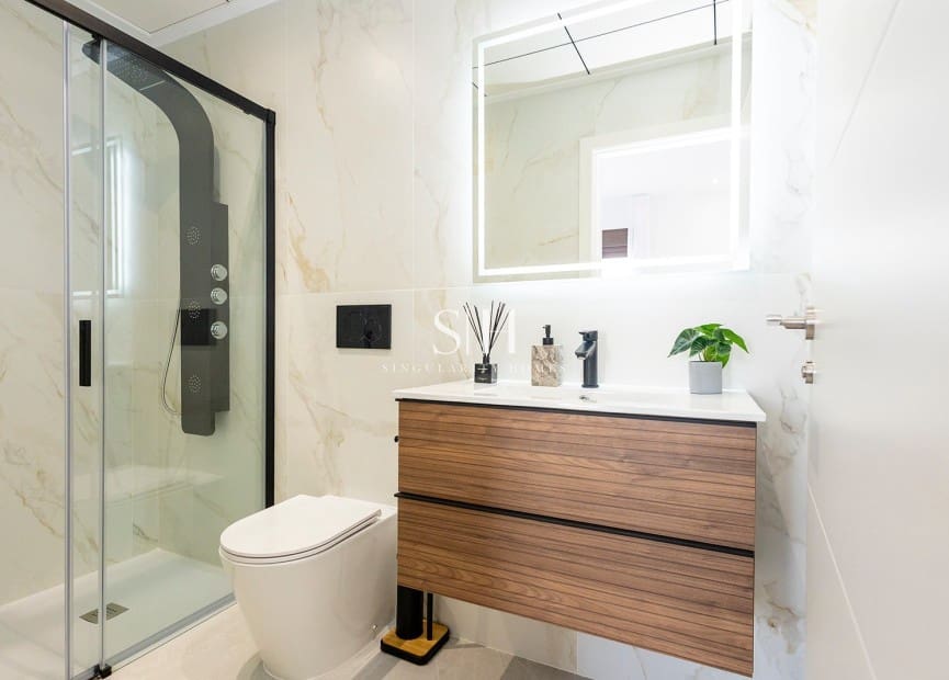 2 slaapkamer Villa te koop in Orihuela Costa met zwembad - € 351.000 (Ref: 9487168)