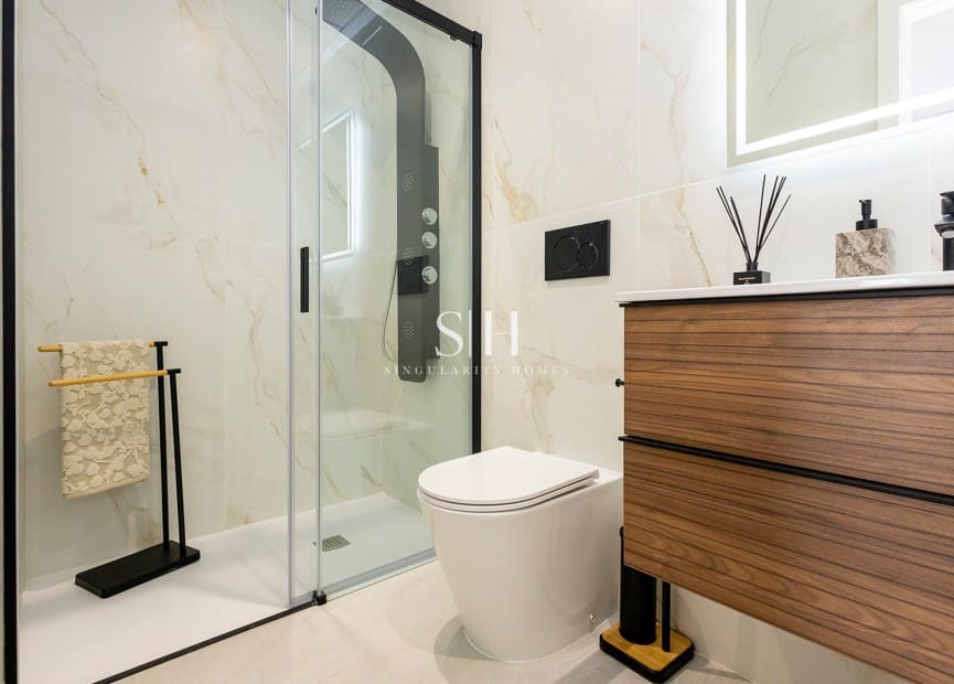 2 slaapkamer Villa te koop in Orihuela Costa met zwembad - € 351.000 (Ref: 9487168)