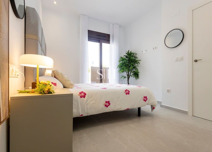 2 slaapkamer Villa te koop in Orihuela Costa met zwembad - € 351.000 (Ref: 9487168)