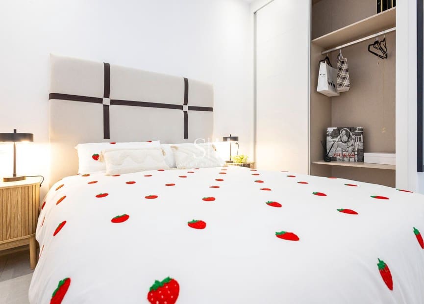 2 slaapkamer Villa te koop in Orihuela Costa met zwembad - € 351.000 (Ref: 9487168)