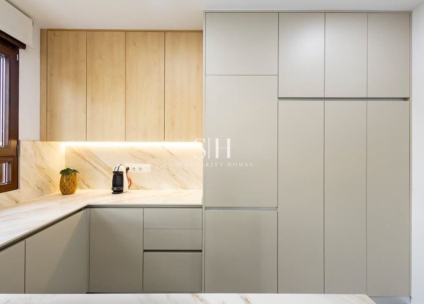 2 slaapkamer Villa te koop in Orihuela Costa met zwembad - € 351.000 (Ref: 9487168)