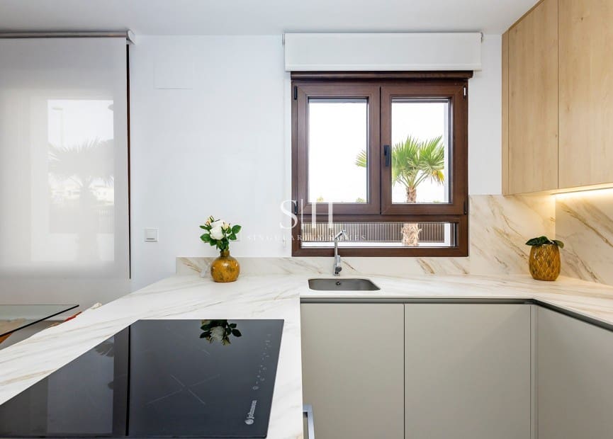 2 slaapkamer Villa te koop in Orihuela Costa met zwembad - € 351.000 (Ref: 9487168)