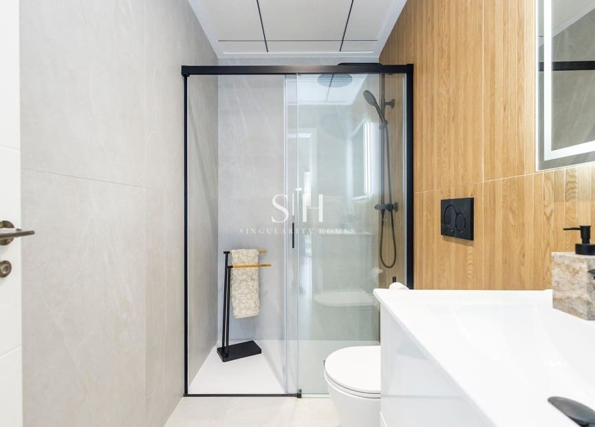 2 slaapkamer Villa te koop in Orihuela Costa met zwembad - € 351.000 (Ref: 9487168)