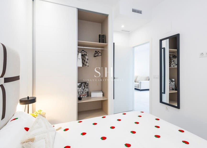 2 slaapkamer Villa te koop in Orihuela Costa met zwembad - € 351.000 (Ref: 9487168)