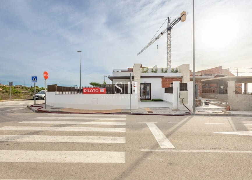 2 slaapkamer Villa te koop in Orihuela Costa met zwembad - € 351.000 (Ref: 9487168)