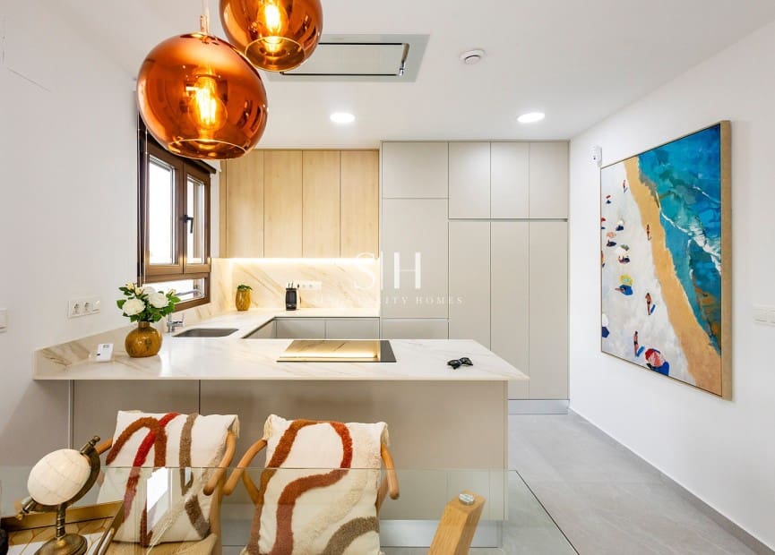 2 slaapkamer Villa te koop in Orihuela Costa met zwembad - € 351.000 (Ref: 9487168)