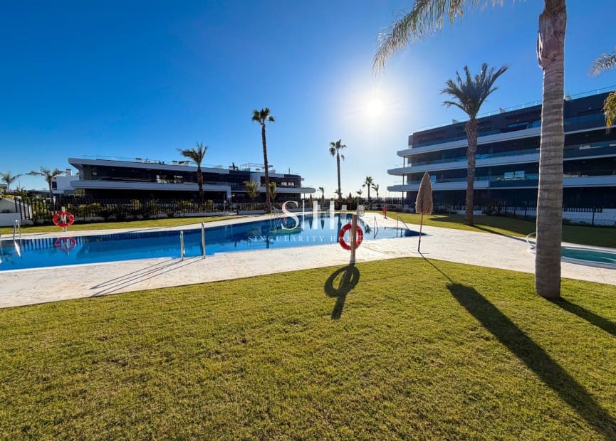 2 Zimmer Apartment zu verkaufen in Torrevieja mit Pool Garage - 349.990 € (Ref: 9487921)