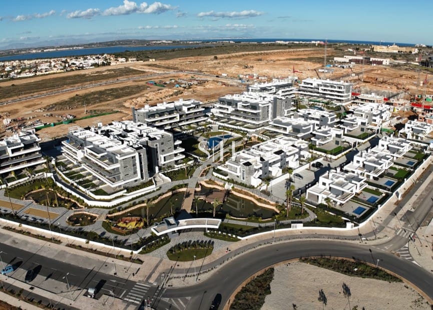 2 Zimmer Apartment zu verkaufen in Torrevieja mit Pool Garage - 349.990 € (Ref: 9487921)