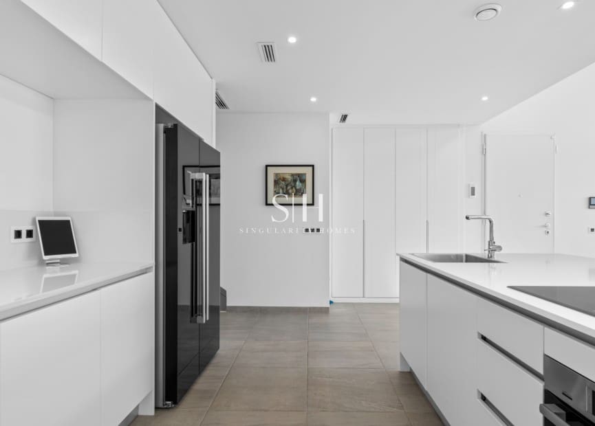 Chalet de 4 habitaciones en San Miguel de Salinas en venta con piscina - 695.000 € (Ref: 9491714)