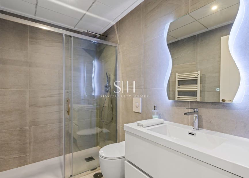 Chalet de 4 habitaciones en San Miguel de Salinas en venta con piscina - 695.000 € (Ref: 9491714)