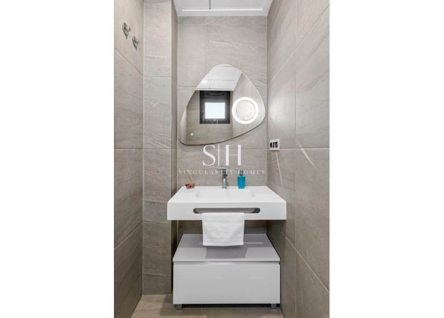 Chalet de 4 habitaciones en San Miguel de Salinas en venta con piscina - 695.000 € (Ref: 9491714)