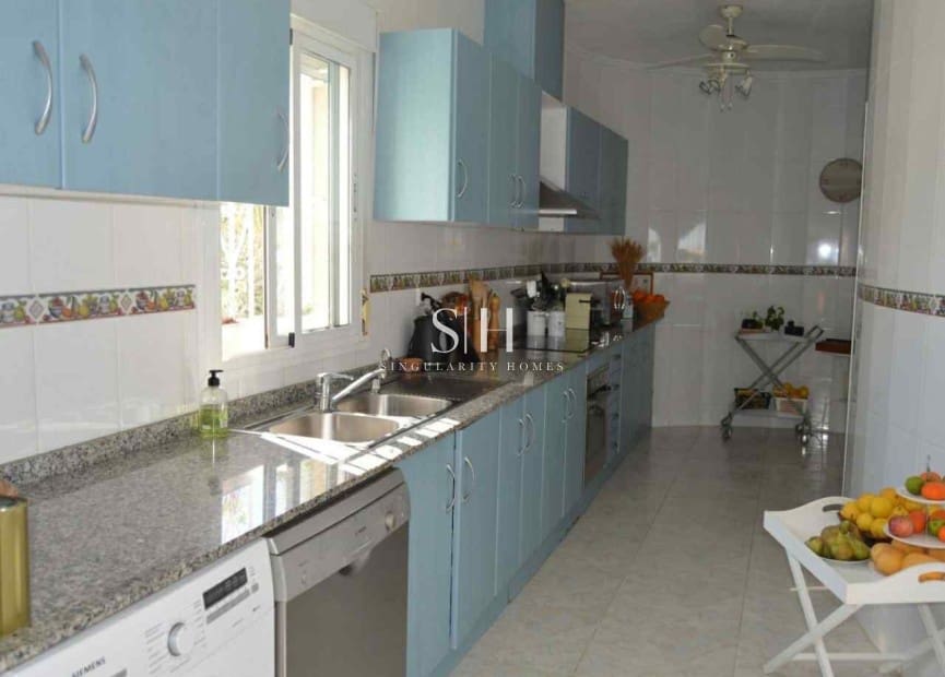 7 bedroom Villa for sale in Ciudad Quesada with pool - € 525,000 (Ref: 9496369)