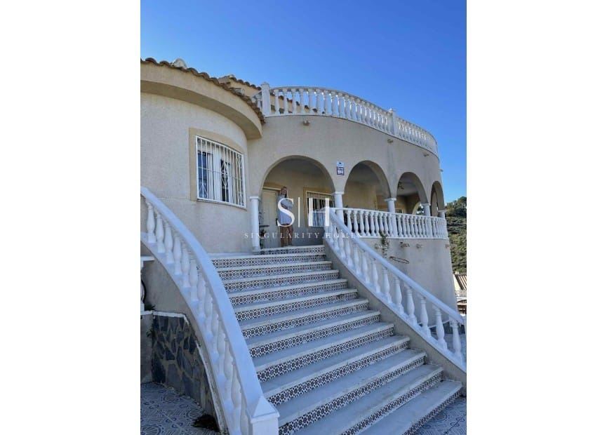 7 bedroom Villa for sale in Ciudad Quesada with pool - € 525,000 (Ref: 9496369)