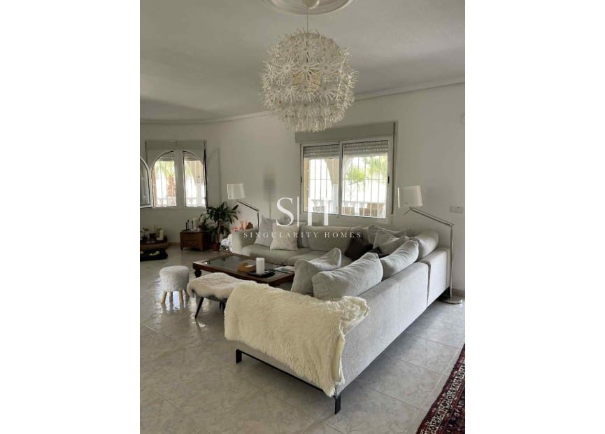 7 bedroom Villa for sale in Ciudad Quesada with pool - € 525,000 (Ref: 9496369)