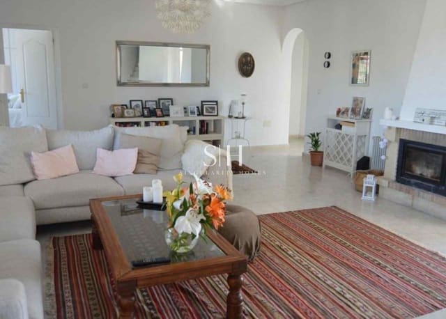 7 bedroom Villa for sale in Ciudad Quesada, Rojales with pool - € 525,000 (Ref: 9496369)