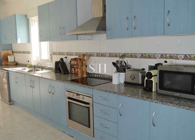 7 bedroom Villa for sale in Ciudad Quesada, Rojales with pool - € 525,000 (Ref: 9496369)