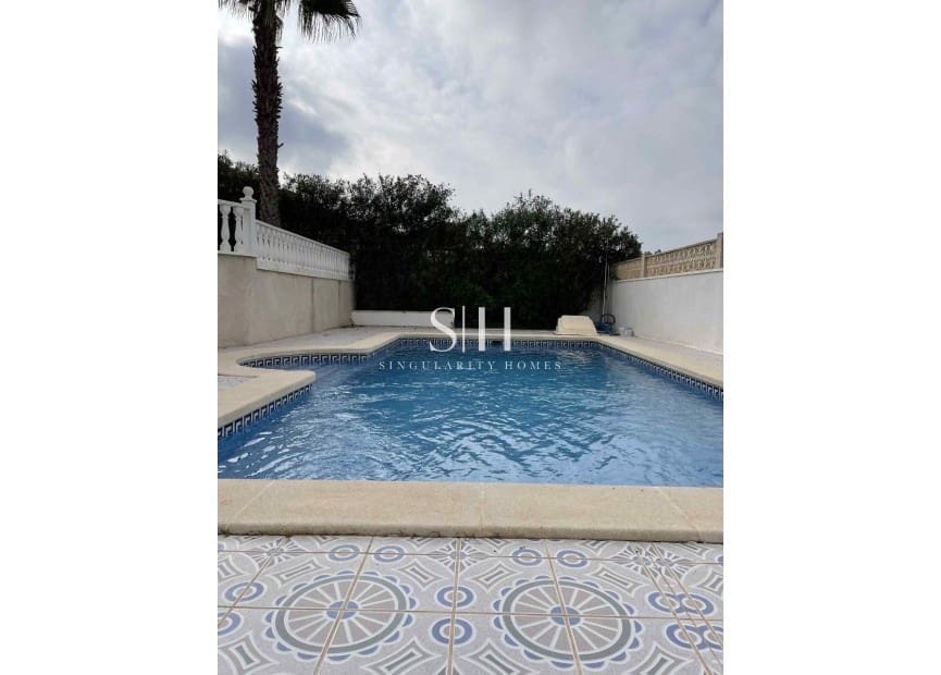 7 bedroom Villa for sale in Ciudad Quesada with pool - € 525,000 (Ref: 9496369)