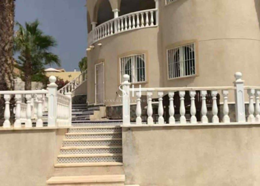 7 bedroom Villa for sale in Ciudad Quesada with pool - € 525,000 (Ref: 9496369)