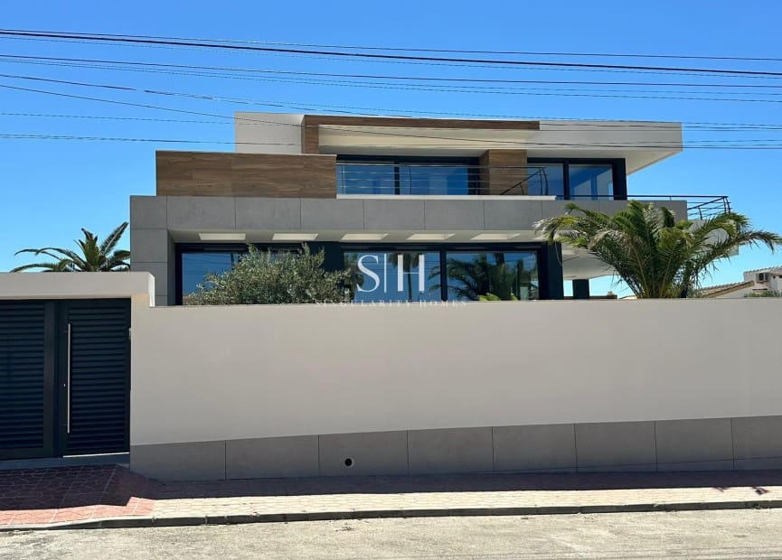 3 bedroom Villa for sale in Ciudad Quesada with pool - € 920,000 (Ref: 9496371)