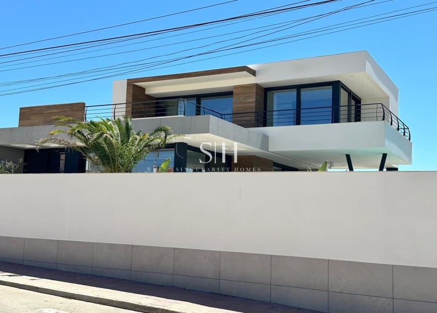 3 bedroom Villa for sale in Ciudad Quesada with pool - € 920,000 (Ref: 9496371)