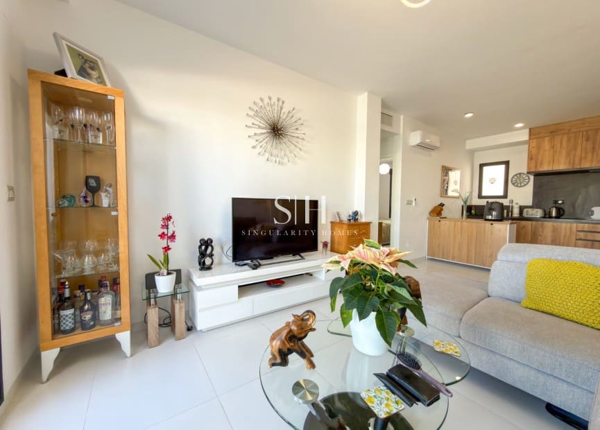 2 bedroom Apartment for sale in San Miguel de Salinas with pool - € 289,000 (Ref: 9496372)