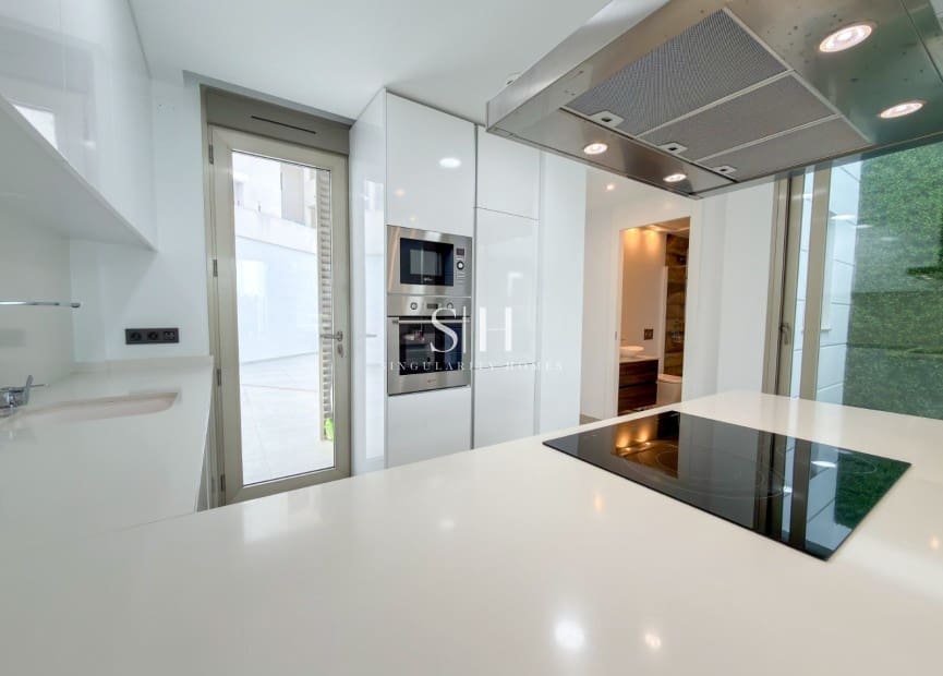 4 bedroom Villa for sale in Villamartin with pool - € 595,000 (Ref: 9506530)