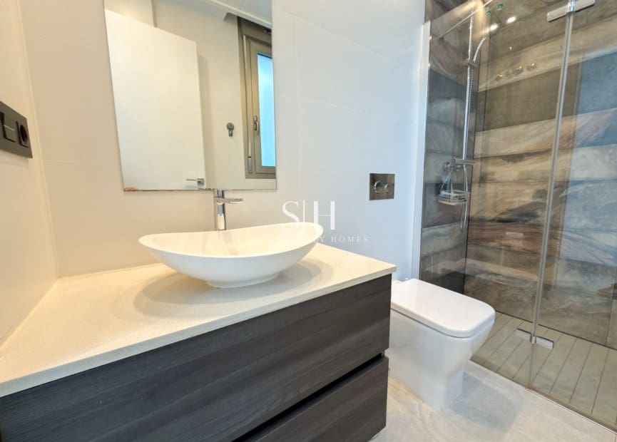 4 bedroom Villa for sale in Villamartin with pool - € 595,000 (Ref: 9506530)