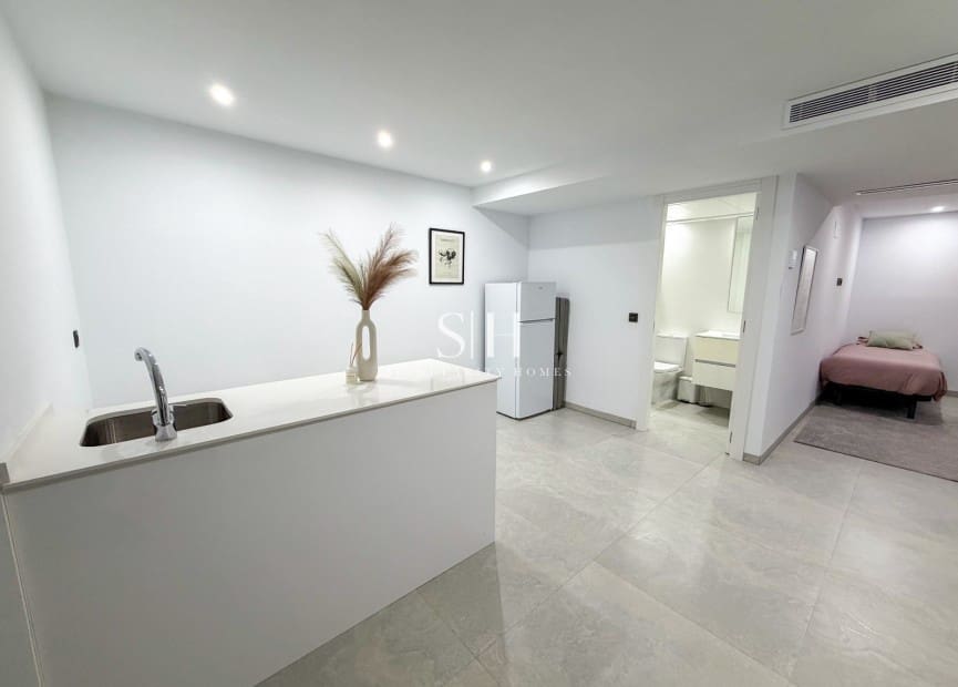 4 bedroom Villa for sale in Villamartin with pool - € 595,000 (Ref: 9506530)