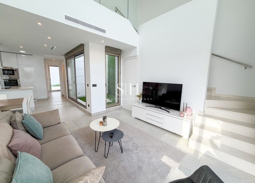 4 bedroom Villa for sale in Villamartin with pool - € 595,000 (Ref: 9506530)