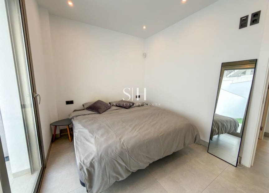 4 bedroom Villa for sale in Villamartin with pool - € 595,000 (Ref: 9506530)