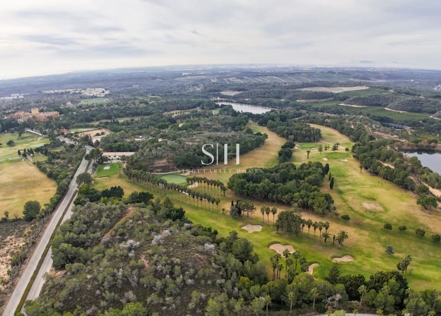 4 bedroom Villa for sale in Villamartin with pool - € 595,000 (Ref: 9506530)