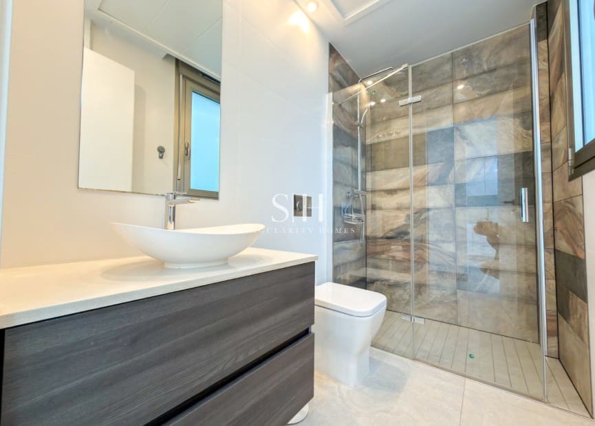 4 bedroom Villa for sale in Villamartin with pool - € 595,000 (Ref: 9506530)