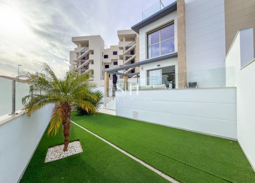 4 bedroom Villa for sale in Villamartin with pool - € 595,000 (Ref: 9506530)