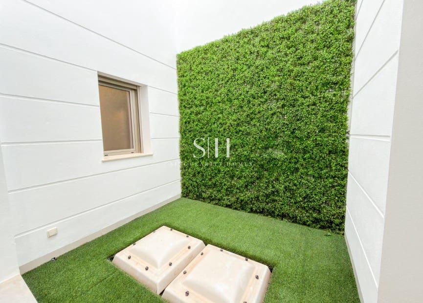 4 bedroom Villa for sale in Villamartin with pool - € 595,000 (Ref: 9506530)