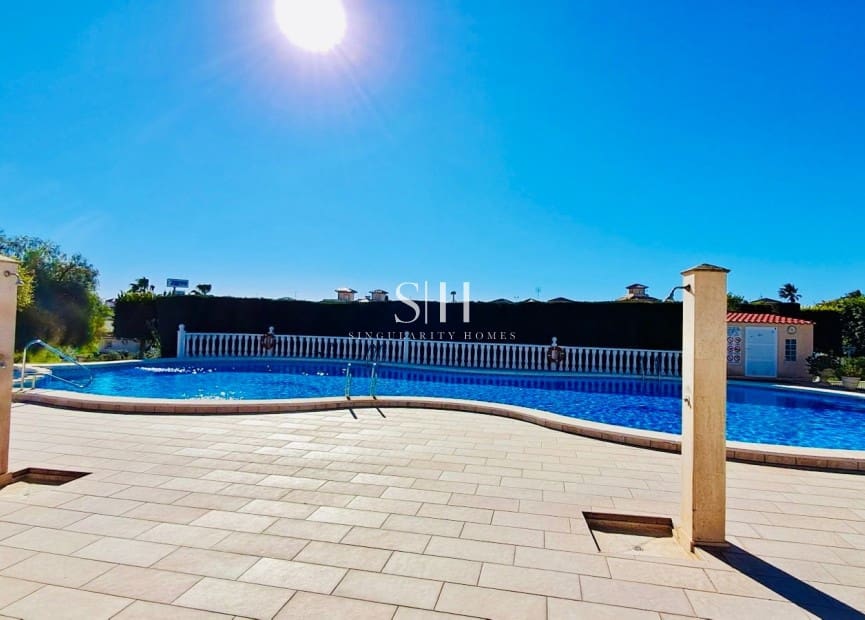 2 slaapkamer Villa te koop in Playa Flamenca met zwembad - € 219.000 (Ref: 9521675)